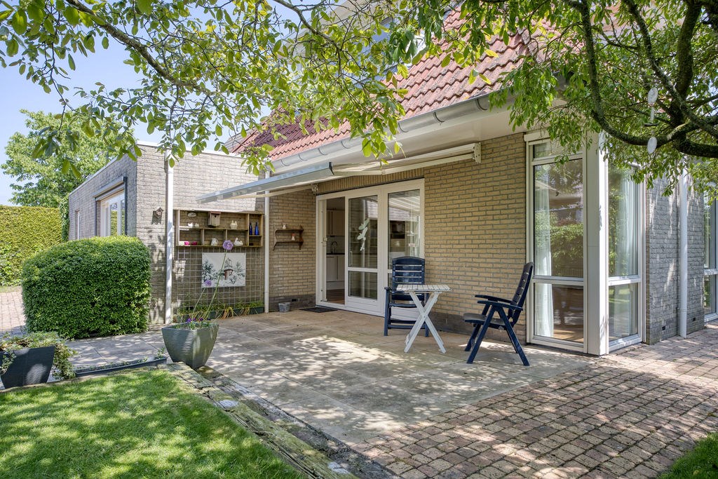 Echtenerbrug, De Petten 38