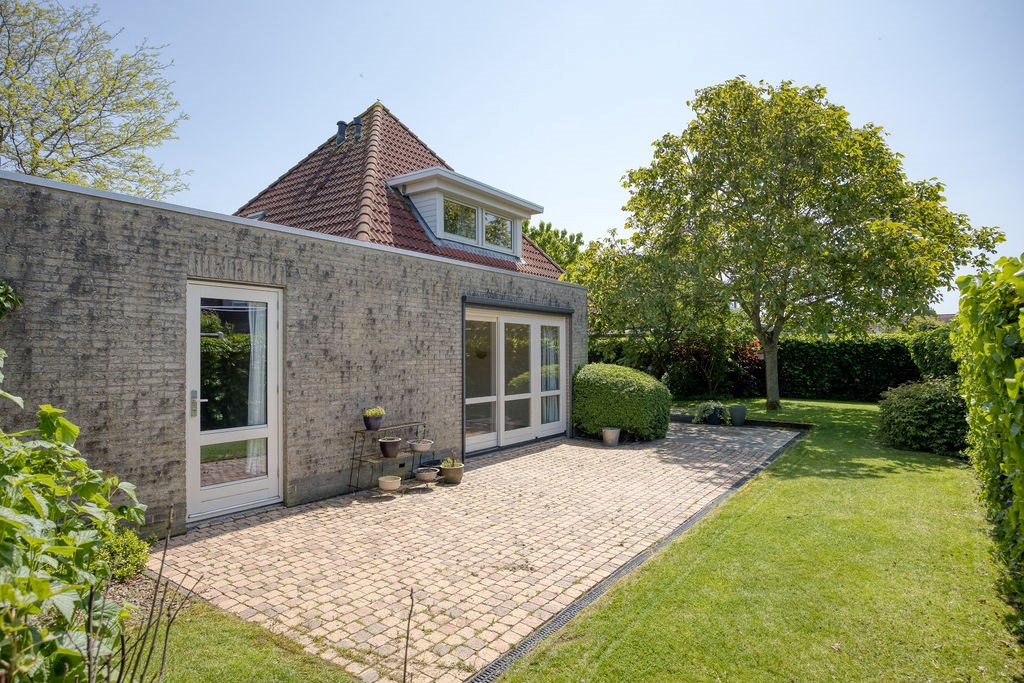 Echtenerbrug, De Petten 38