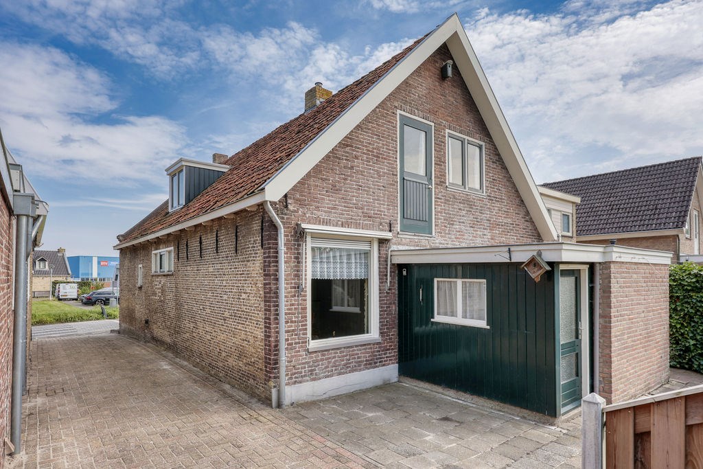 Sint Nicolaasga, Lemmerweg 30