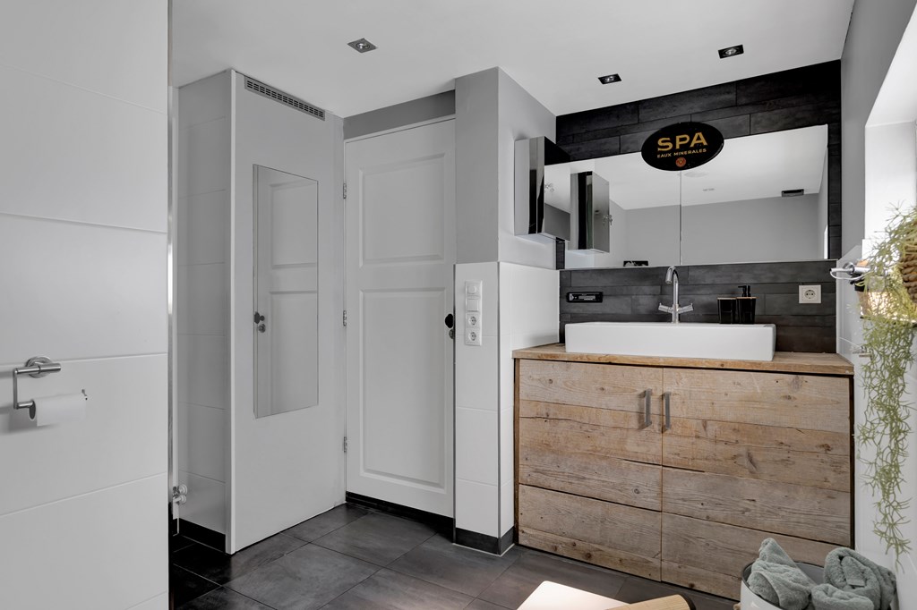 Woudsend, Midstrjitte 48