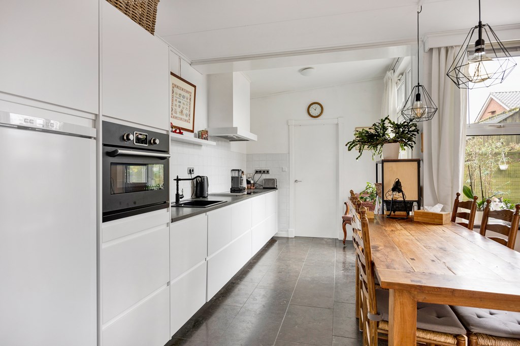 Sloten, Burg G H Mulierstraat 18