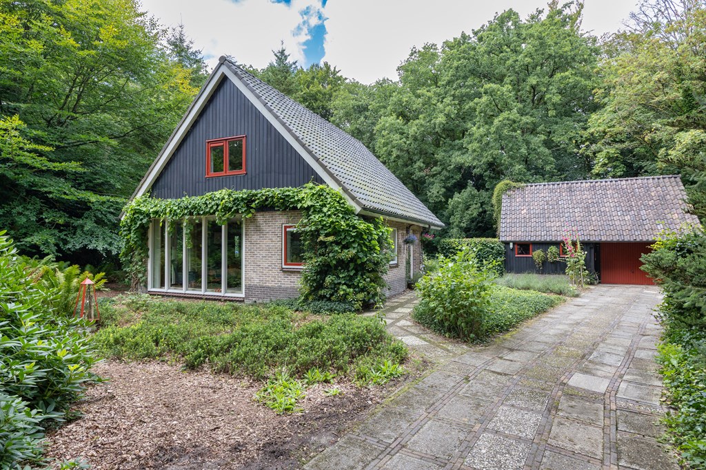 Rijs, Enkhuizerlaan 6-A