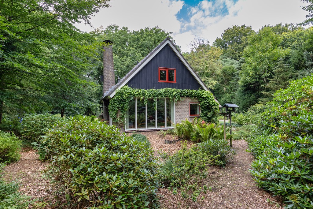 Rijs, Enkhuizerlaan 6-A