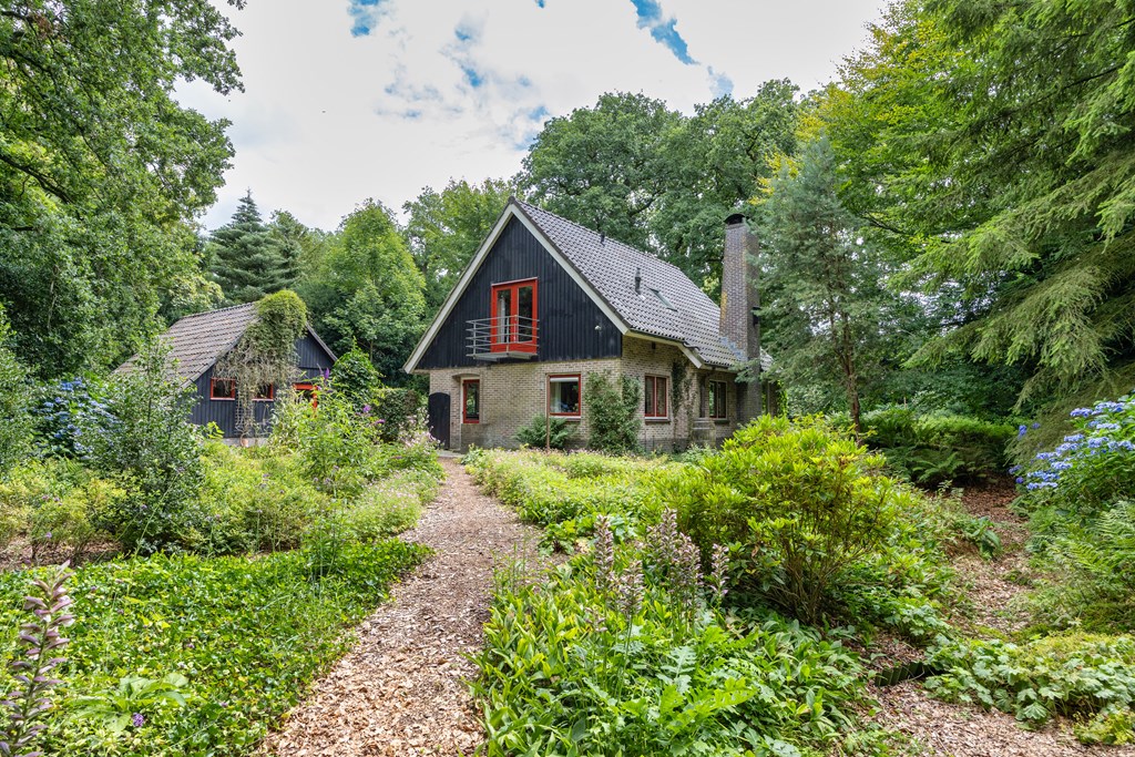 Rijs, Enkhuizerlaan 6-A