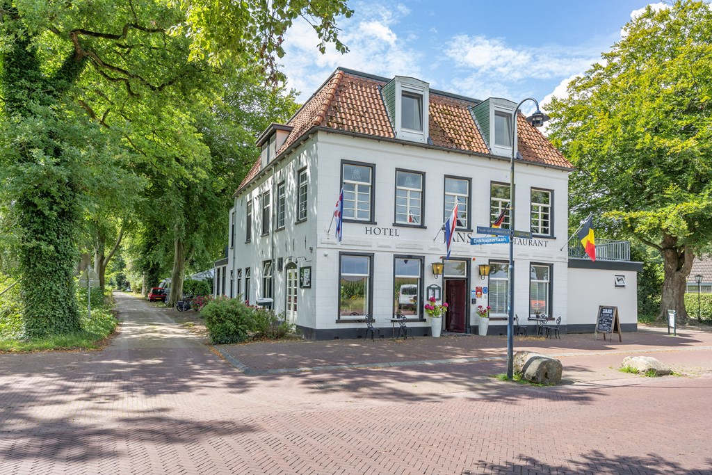 Rijs, Enkhuizerlaan 6-A