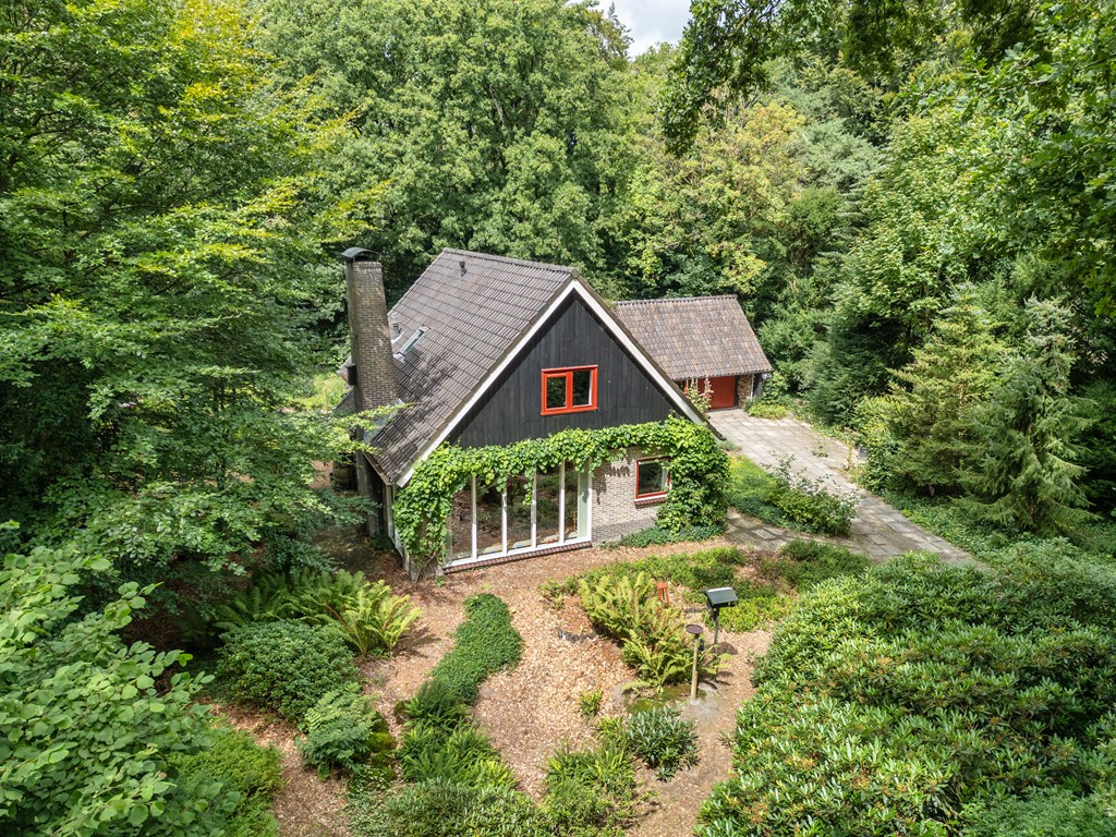 Rijs, Enkhuizerlaan 6-A