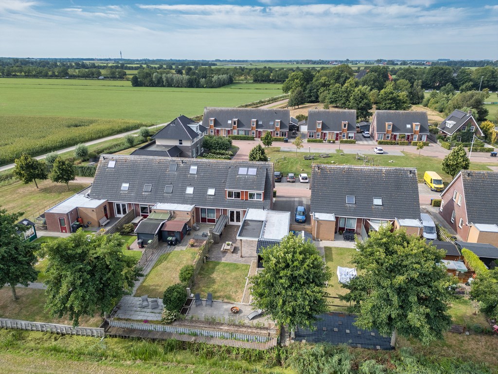 Langweer, Legebuorren 97