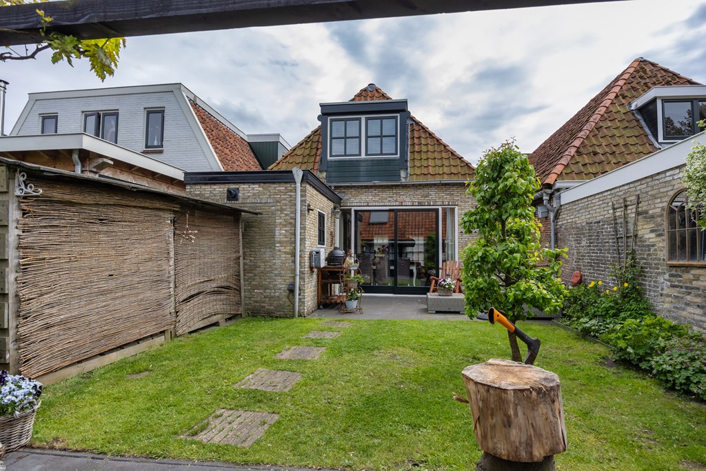 Sloten, Dubbelstraat 208